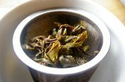 and then for seconds....!2013 nepali special premium oolong that i gentled along similar to the first...times maybe 90sec, 2, 3 min...at 80 deg...a starting point but no rule..